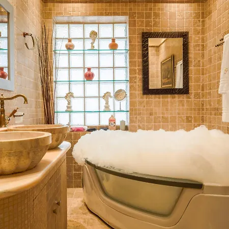 Foni Garitsa Corfu Private Jacuzzi *