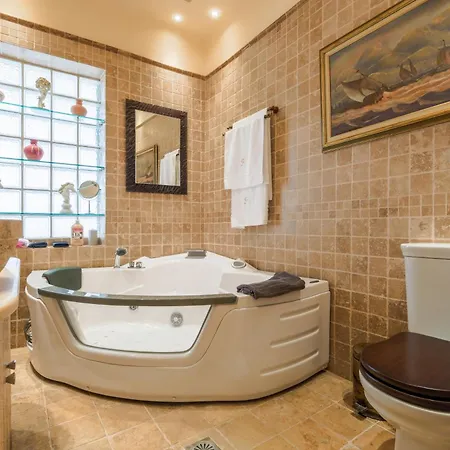 Foni Garitsa Corfu Private Jacuzzi Apartmán *