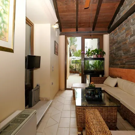 Foni Garitsa Corfu Private Jacuzzi شقة