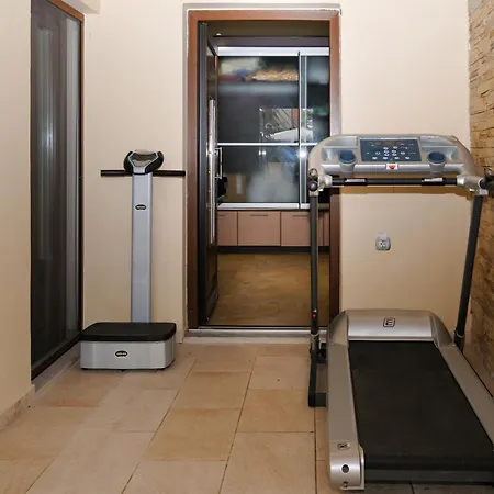 Foni Garitsa Corfu Private Jacuzzi شقة